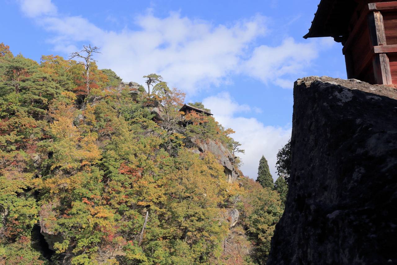 山寺の紅葉