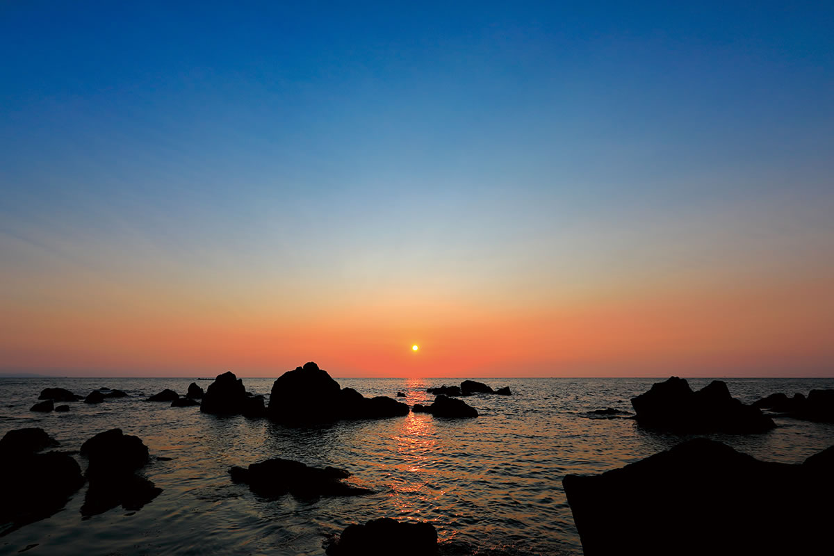 山形県鶴岡市 弁天島からの夕日